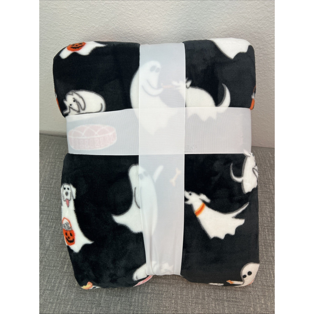 Isaac Mizrahi Halloween Blanket Ghost Dogs Black Soft Plush New NWT Full/Queen - Picture 3 of 4